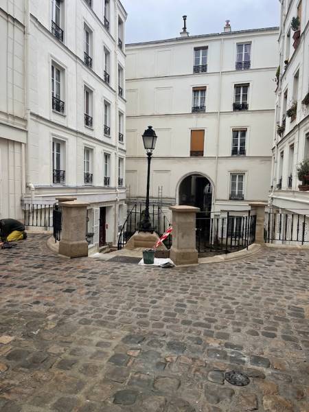 Reprise et réhabilitation de la cour en pavé granite ou gravier à Suresnes près de Saint Cloud